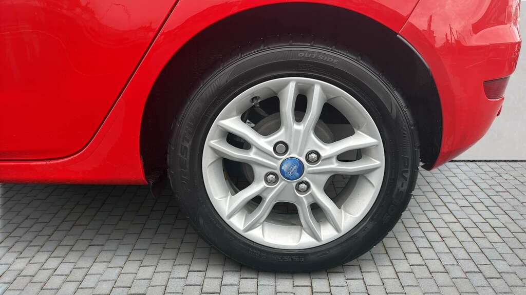 Ford Fiesta 1.25 82 Zetec 2015 YP15KSF Red #5