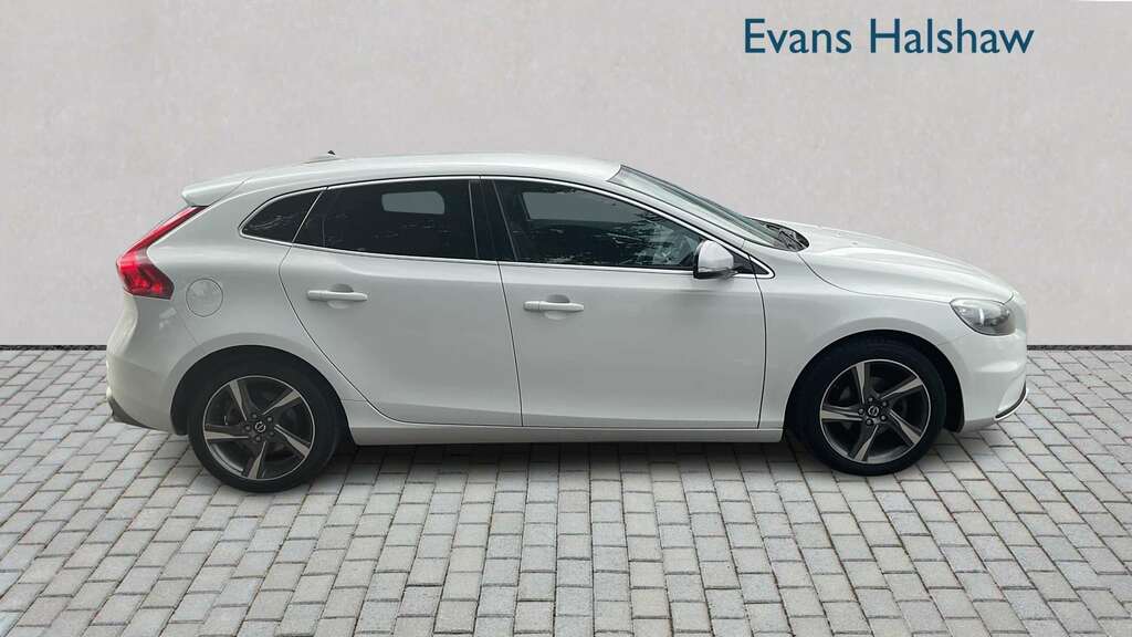 Volvo V40 D2 R Design 2014 FY64PYG White #3