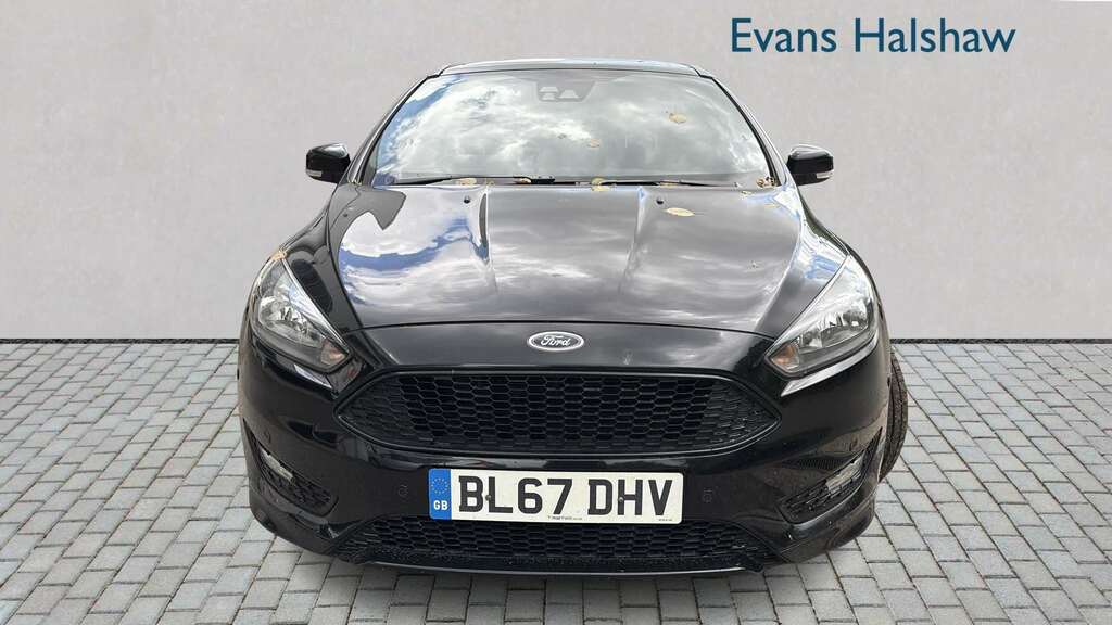 Ford Focus 1.5 Tdci 120 St-line Navigation 2018 BL67DHV Black #3