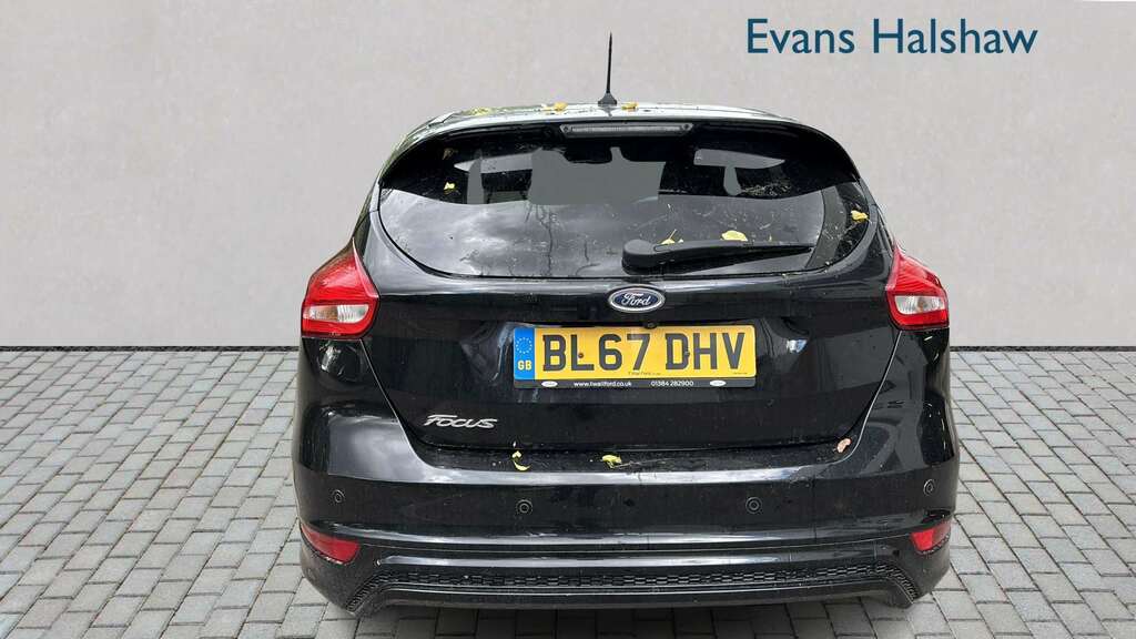 Ford Focus 1.5 Tdci 120 St-line Navigation 2018 BL67DHV Black #4