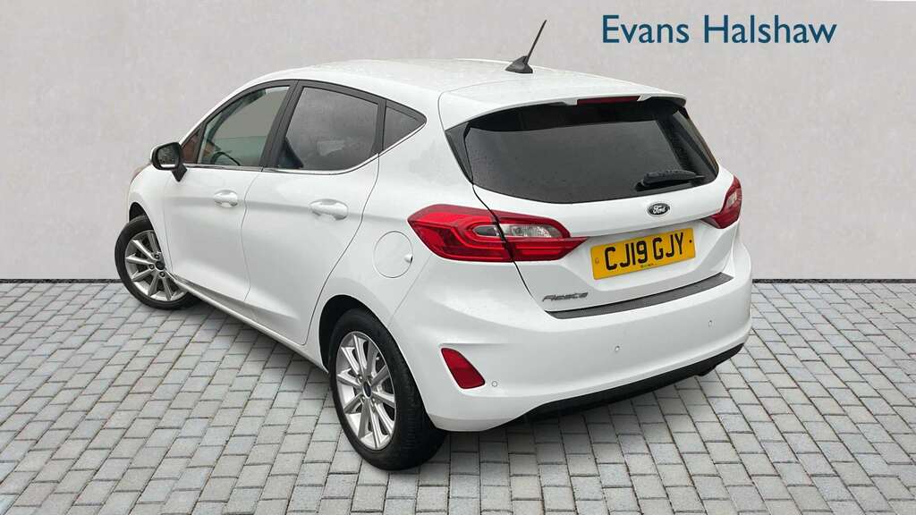 Ford Fiesta 1.0 Ecoboost Titanium 2019 CJ19GJY White #2