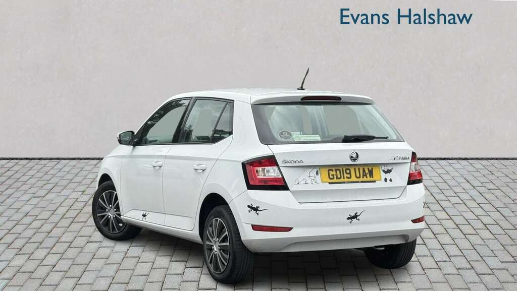Skoda Fabia 1.0 Mpi 75 S 2019 GD19UAW White #2