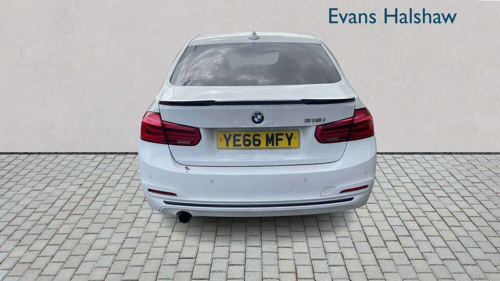BMW 3 Series 318I Sport 2016 White #4