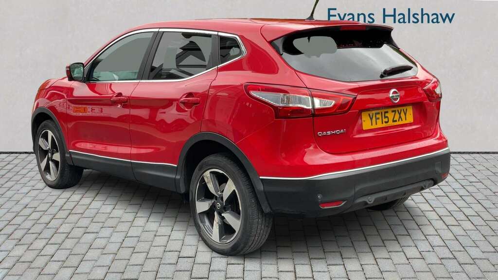 Nissan Qashqai 1.2 Dig-t N-tec Xtronic 2015 YF15ZXY Red #2