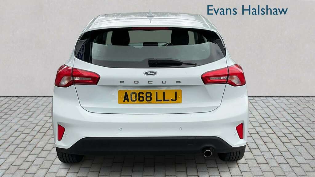 Ford Focus 1.0 Ecoboost 125 Titanium 2018 AO68LLJ White #3