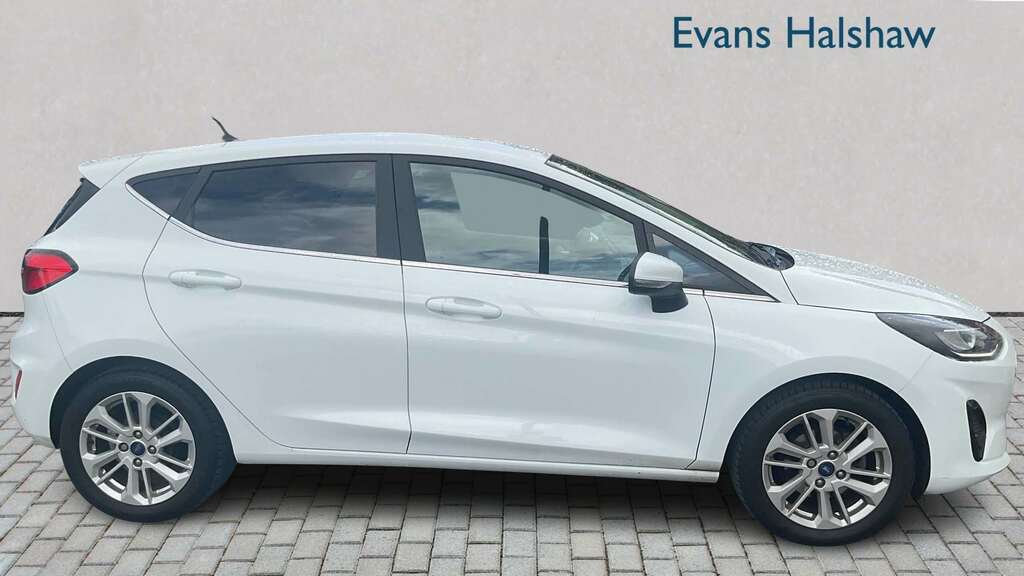 Ford Fiesta 1.0 Ecoboost Titanium 2023 MM23EZN White #4