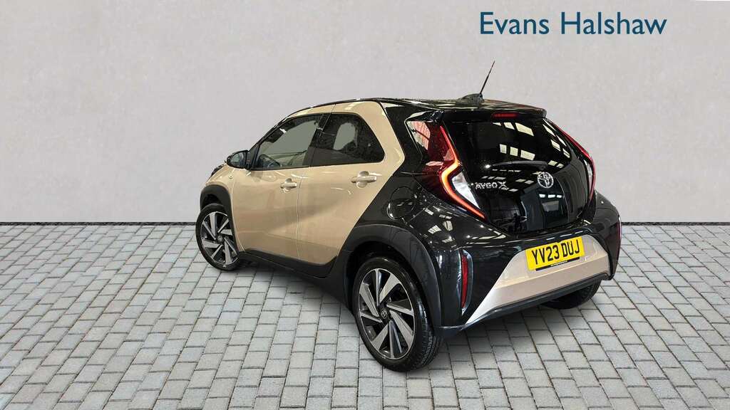 Toyota Aygo X 1.0 Vvt-i Edge 2023 YV23DUJ Brown #2