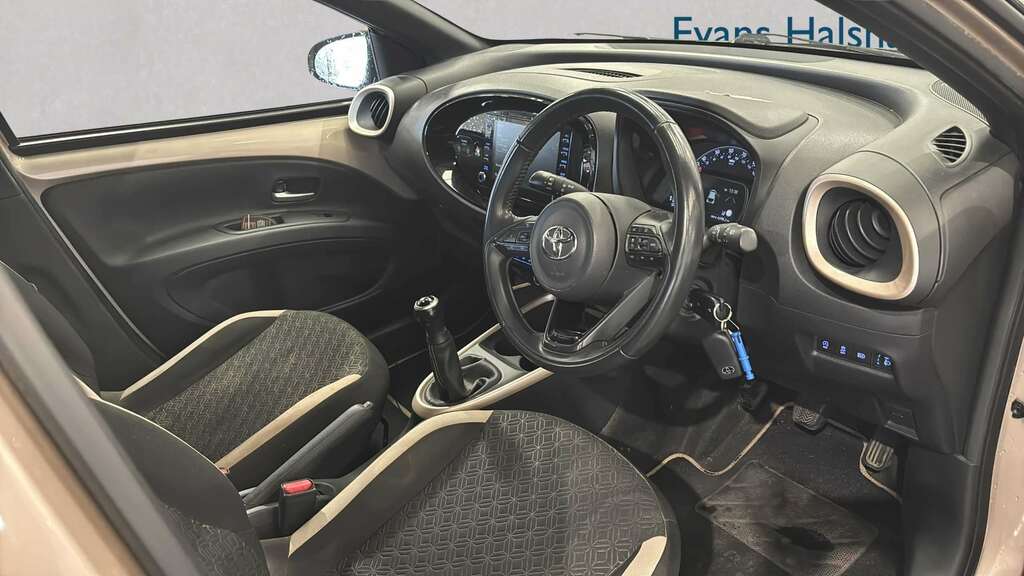 Toyota Aygo X 1.0 Vvt-i Edge 2023 YV23DUJ Brown #6