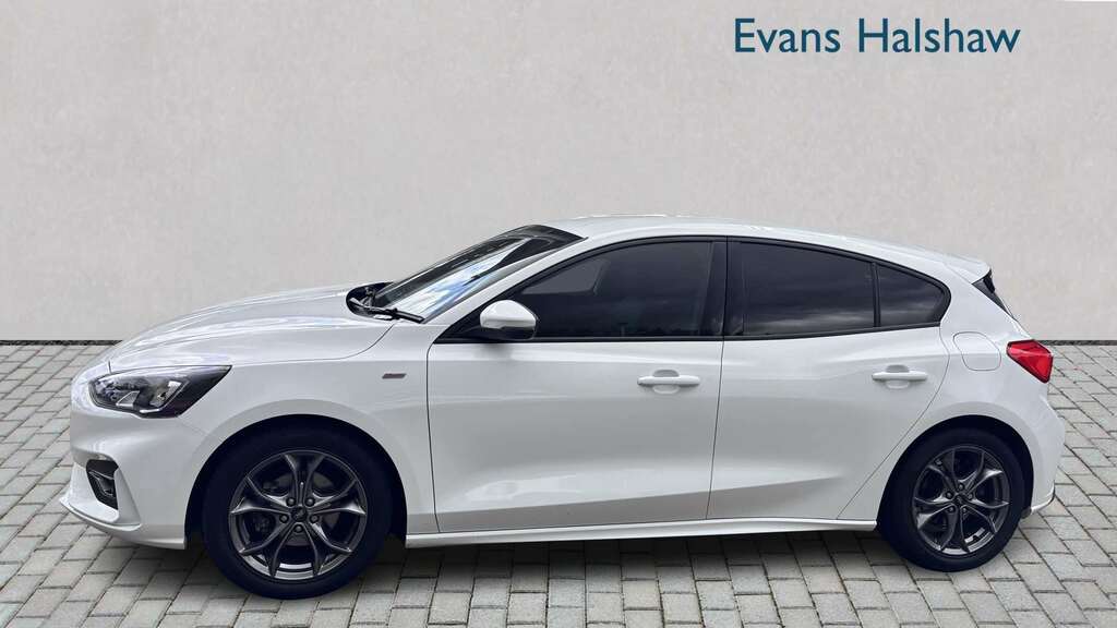 Ford Focus 1.0 Ecoboost Hybrid Mhev 125 St-line Edition 2 BN71YKX White #4