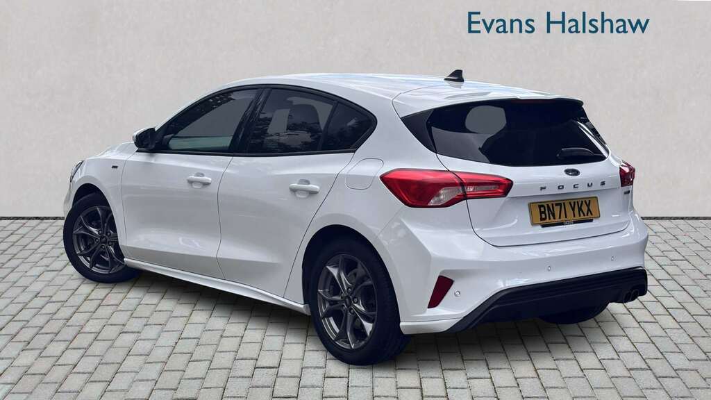 Ford Focus 1.0 Ecoboost Hybrid Mhev 125 St-line Edition 2 BN71YKX White #2