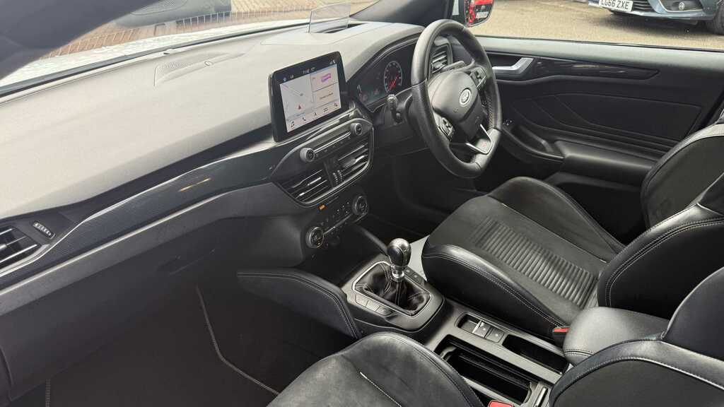 Ford Focus 2.3 Ecoboost St 2019 EA69FWB White #4