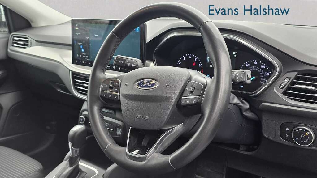 Ford Focus 1.0 Ecoboost Hybrid Mhev Titanium 2022 EJ22FKG White #3