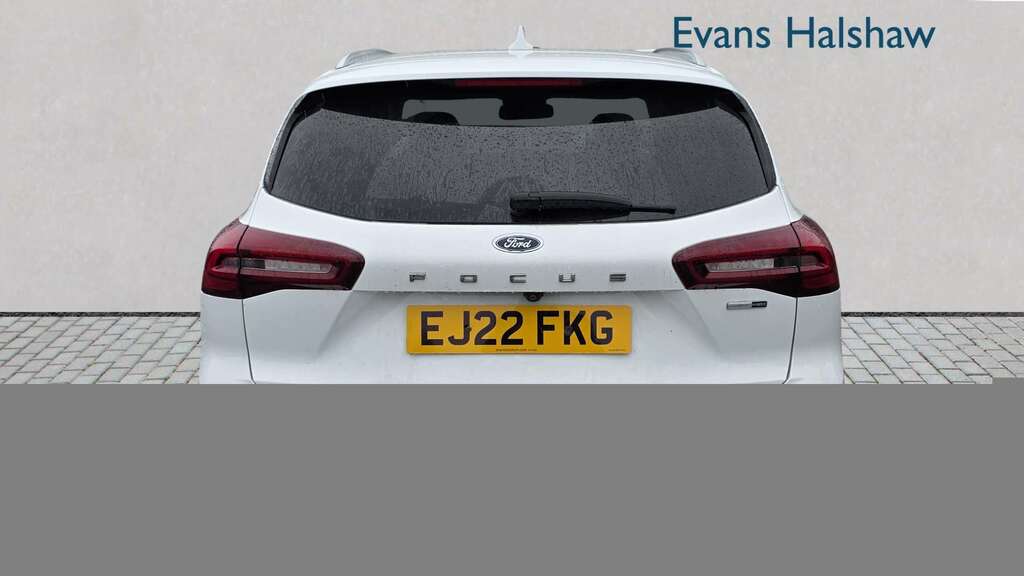 Ford Focus 1.0 Ecoboost Hybrid Mhev Titanium 2022 EJ22FKG White #5