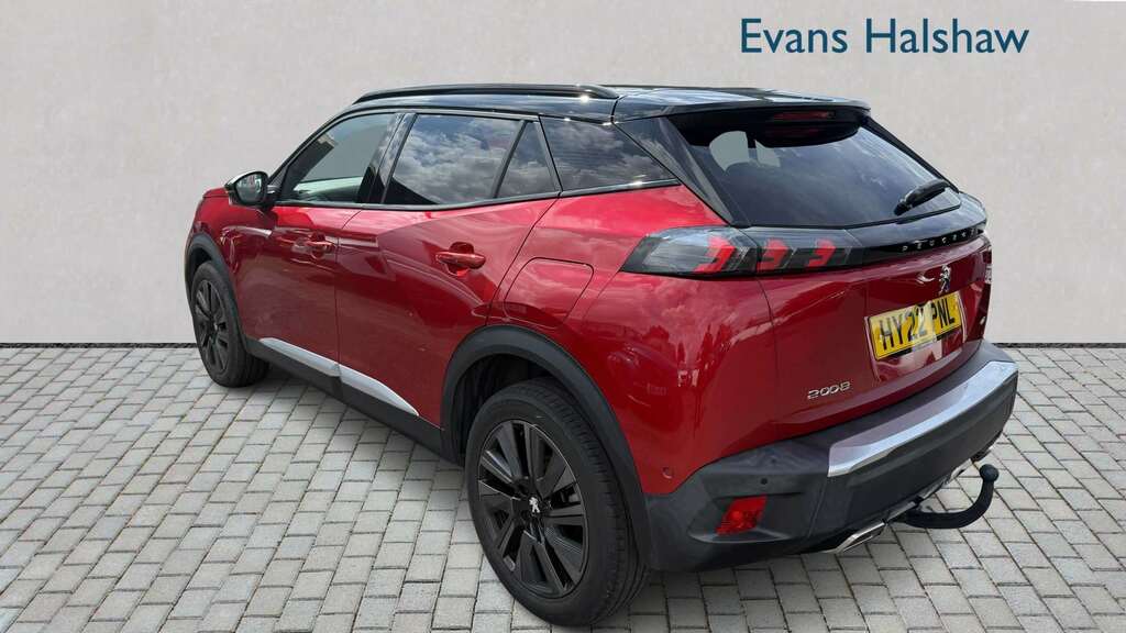 Peugeot 2008 1.2 Puretech 130 Gt Premium Eat8 2022 Red #4
