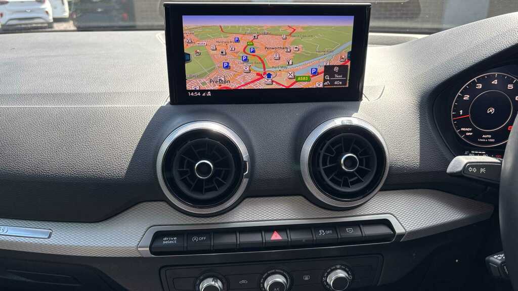 Audi Q2 35 Tfsi Sport 2021 DC21AJV Blue #4