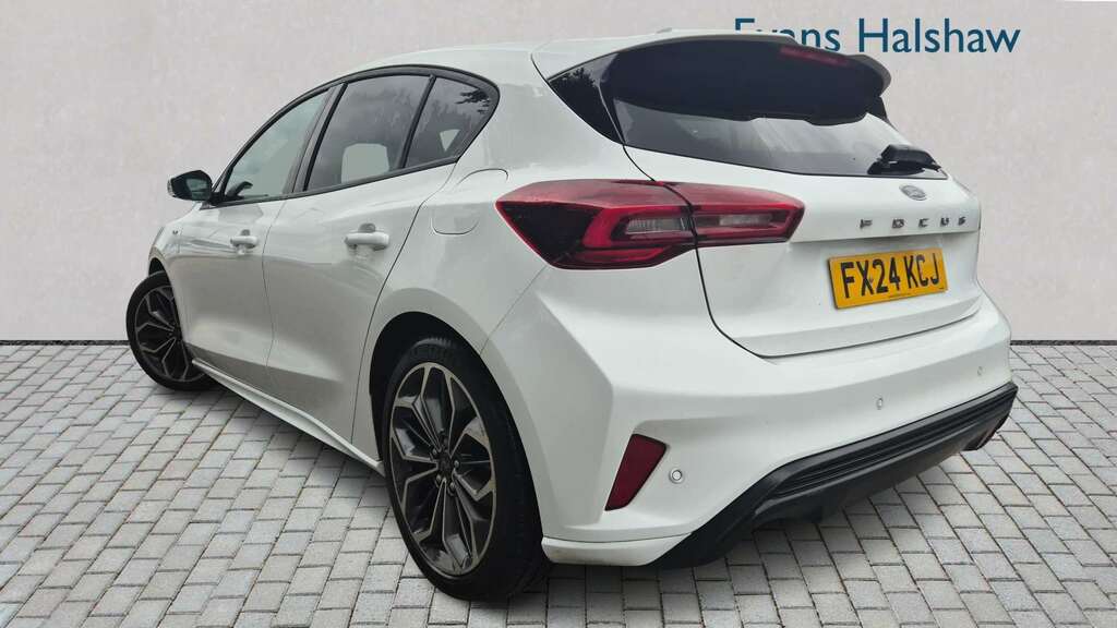 Ford Focus 1.0 Ecoboost Hybrid Mhev St-line X 2024 FX24KCJ White #2