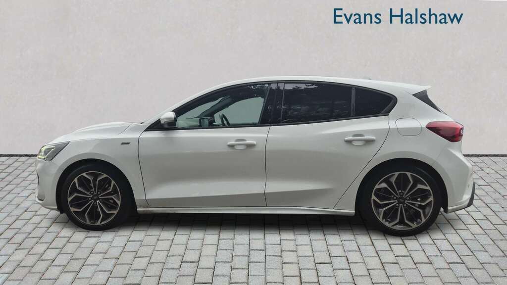 Ford Focus 1.0 Ecoboost Hybrid Mhev St-line X 2024 FX24KCJ White #3