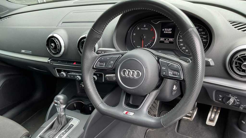 Audi A3 35 Tdi Black Edition S Tronic 2019 FN69FRU Grey #4