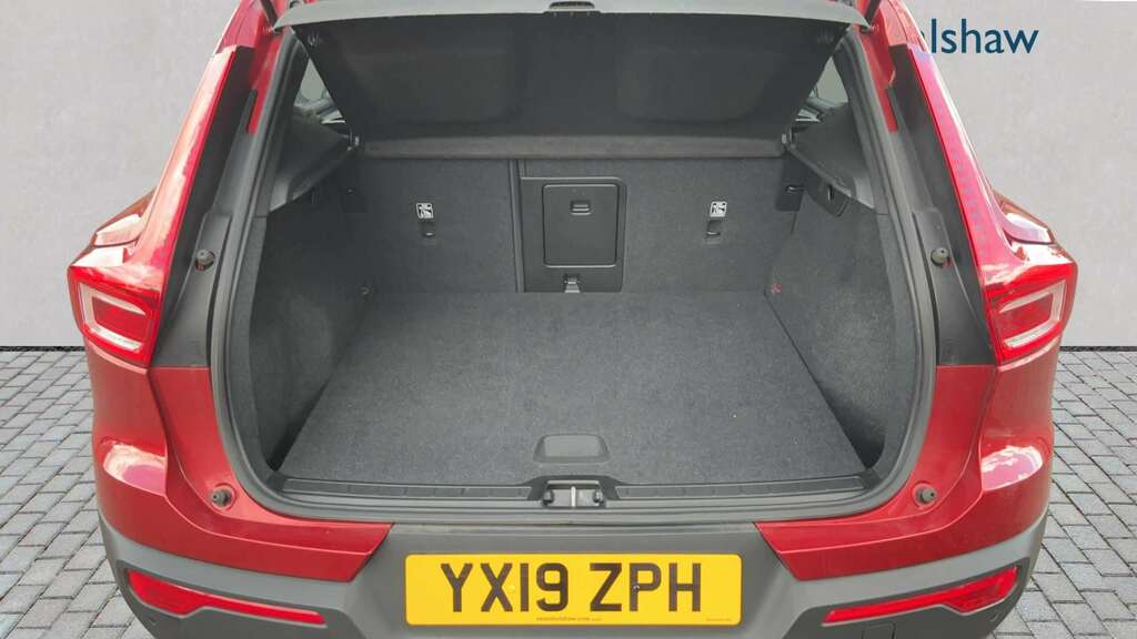 Volvo XC40 2.0 T4 Momentum Awd Geartronic 2019 Red #6