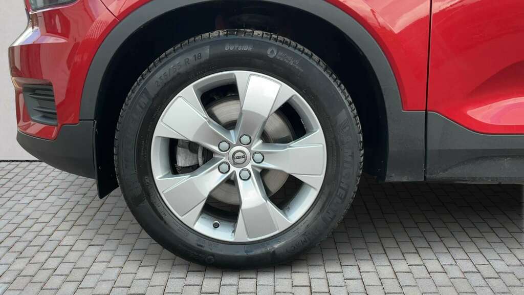 Volvo XC40 2.0 T4 Momentum Awd Geartronic 2019 Red #5
