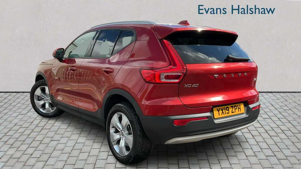 Volvo XC40 2.0 T4 Momentum Awd Geartronic 2019 Red #2