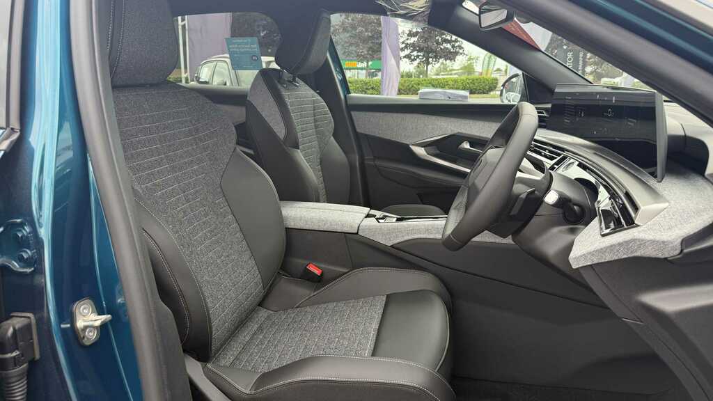 Peugeot 3008 1.2 Hybrid 145 Gt E-dsc6 Grey #11