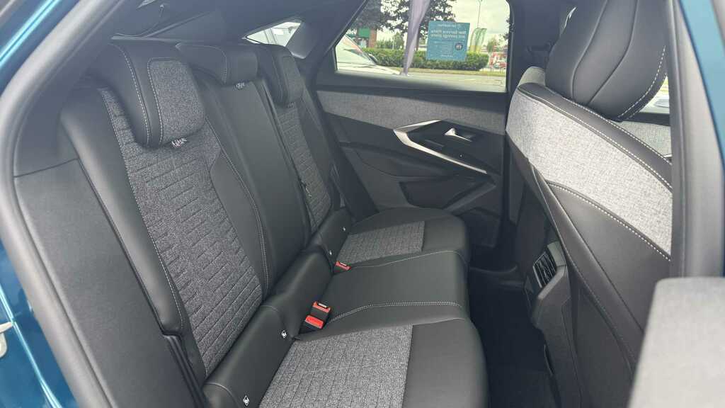 Peugeot 3008 1.2 Hybrid 145 Gt E-dsc6 Grey #8