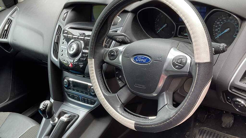Ford Focus 1.0 125 Ecoboost Titanium X 2013 EO63VZA Red #6