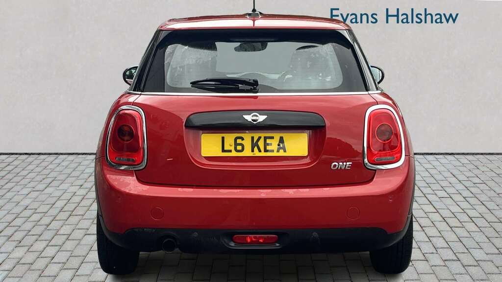 Mini Hatch 1.2 One Pepper Pack 2016 YF66KTD Red #5