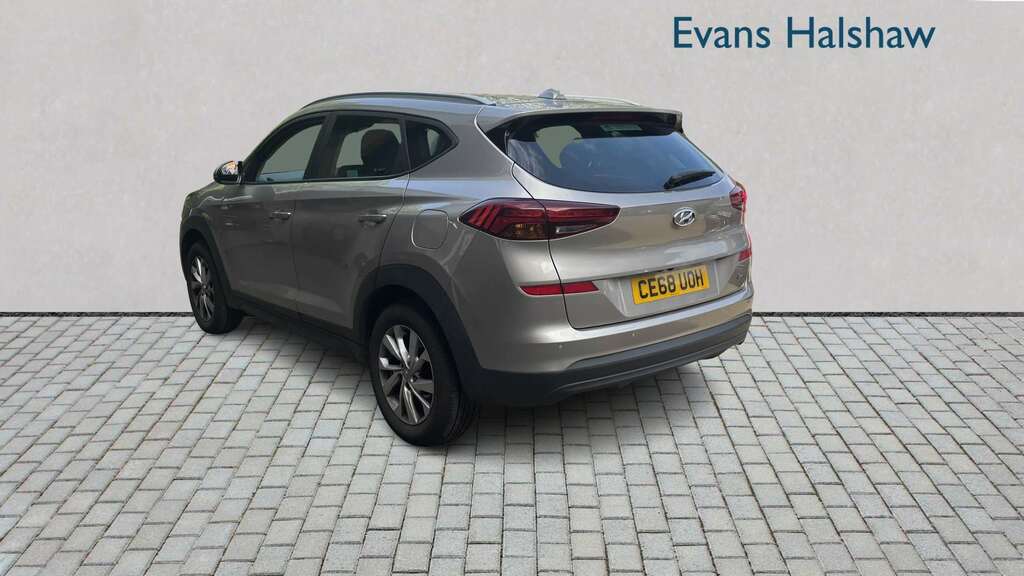 Hyundai Tucson 1.6 Gdi Se Nav 2Wd 2018 CE68UOH White #4
