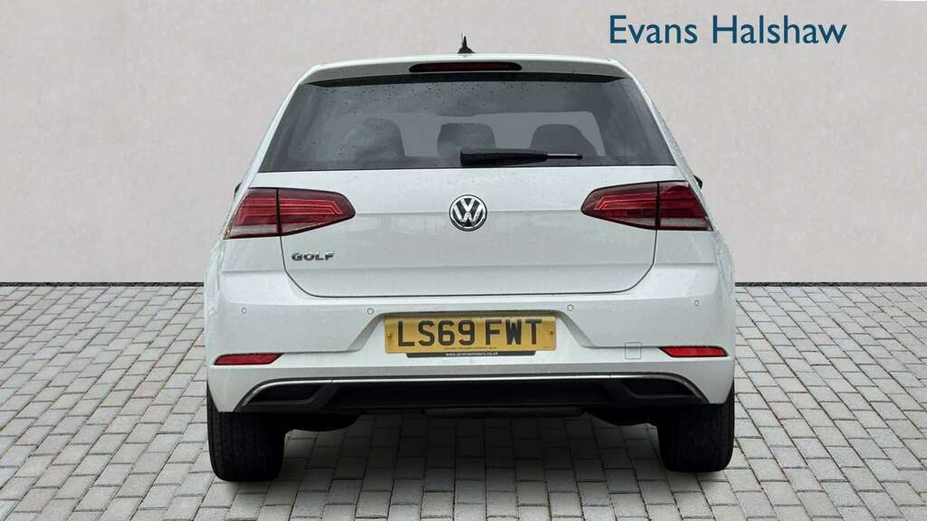 Volkswagen Golf 1.6 Tdi Match 2019 LS69FWT White #4