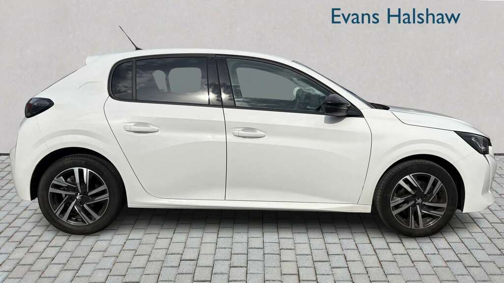 Peugeot 208 1.2 Puretech 100 Allure Premium Eat8 2022 YW22FEX White #4