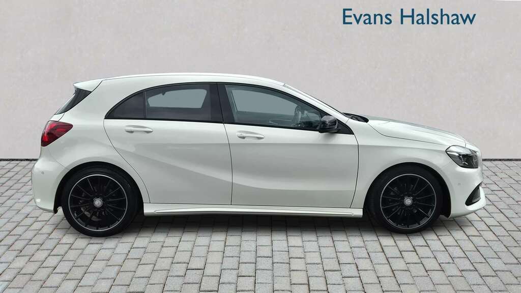 Mercedes-Benz A Class A200d Amg Line Premium 2016 RF66CZP White #4