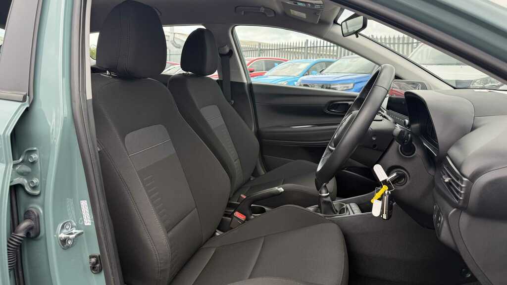 Hyundai Bayon 1.0 Tgdi Advance 2025 DH74LXJ Green #5