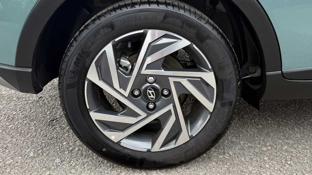 Hyundai Bayon 1.0 Tgdi Advance 2025 DH74LXJ Green #6