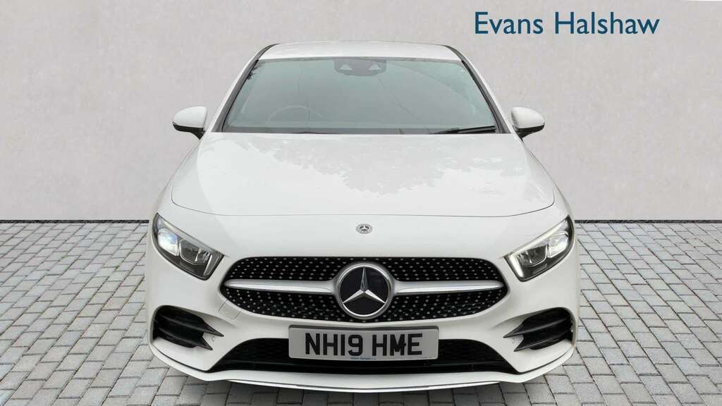 Mercedes-Benz A Class A180 Amg Line Premium 2019 NH19HME White #4