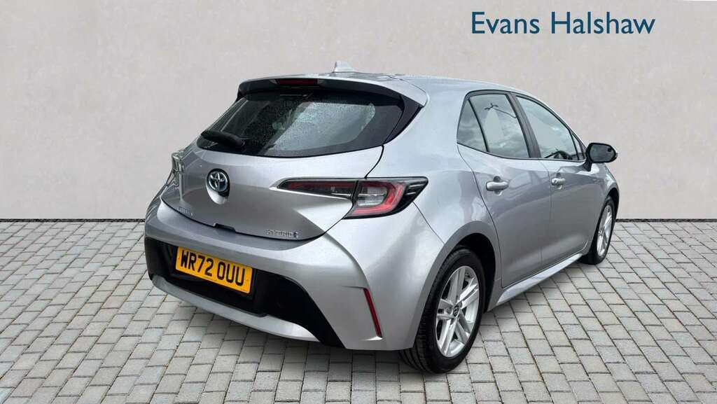 Toyota Corolla 1.8 Vvt-i Hybrid Icon Cvt 2023 Silver #3