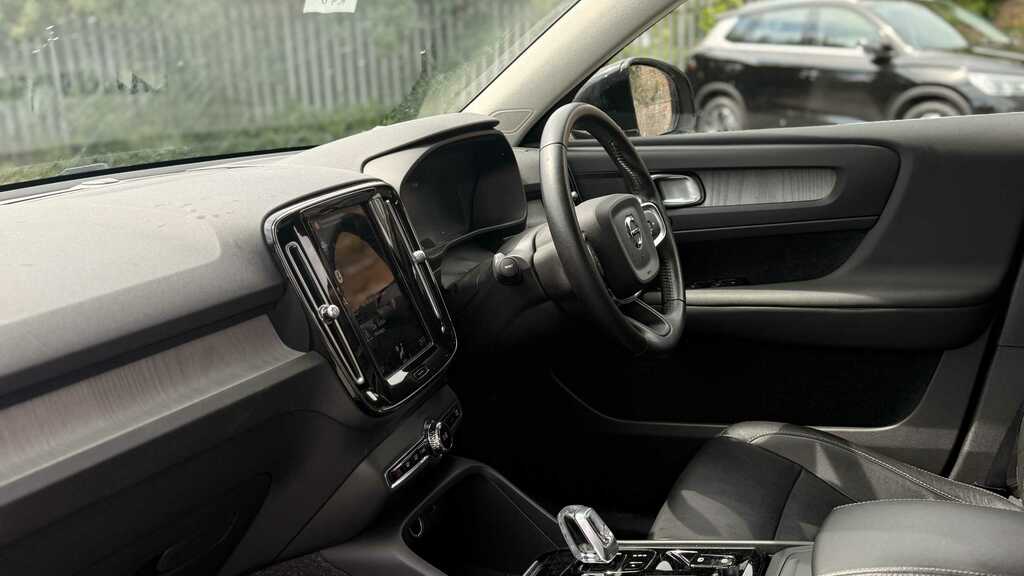 Volvo XC40 1.5 T3 163 Inscription Geartronic 2021 YM21VWO Black #6