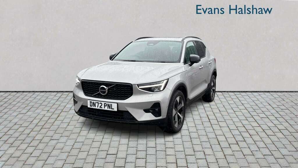 Volvo XC40 2.0 B4p Ultimate Dark 2022 DN72PNL Silver #2