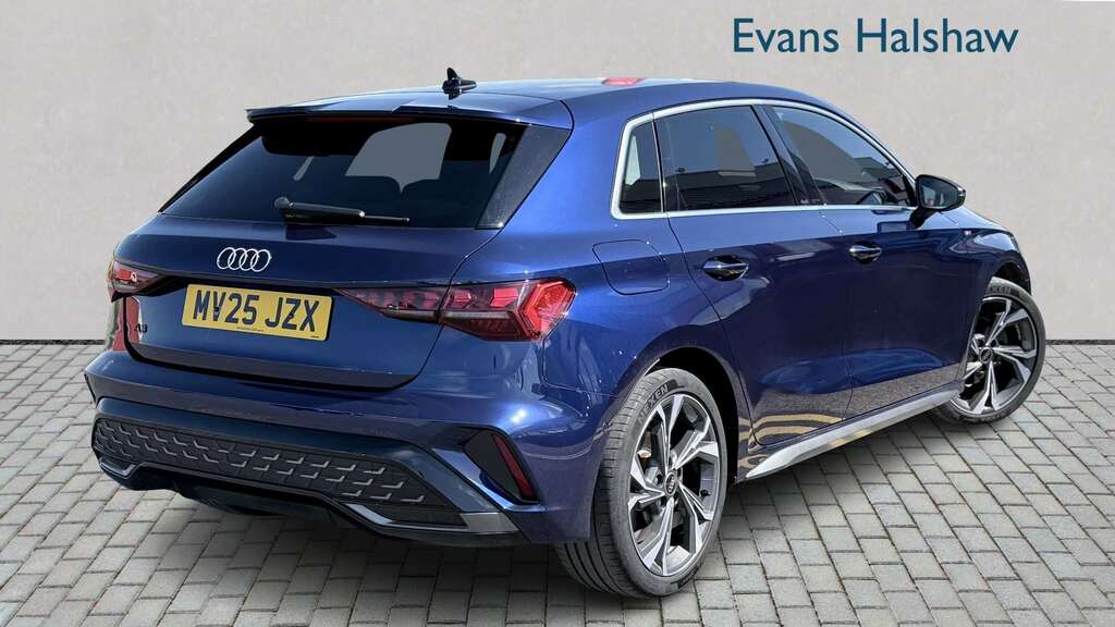 Audi A3 35 Tfsi S Line S Tronic 2025 MV25JZX Blue #4