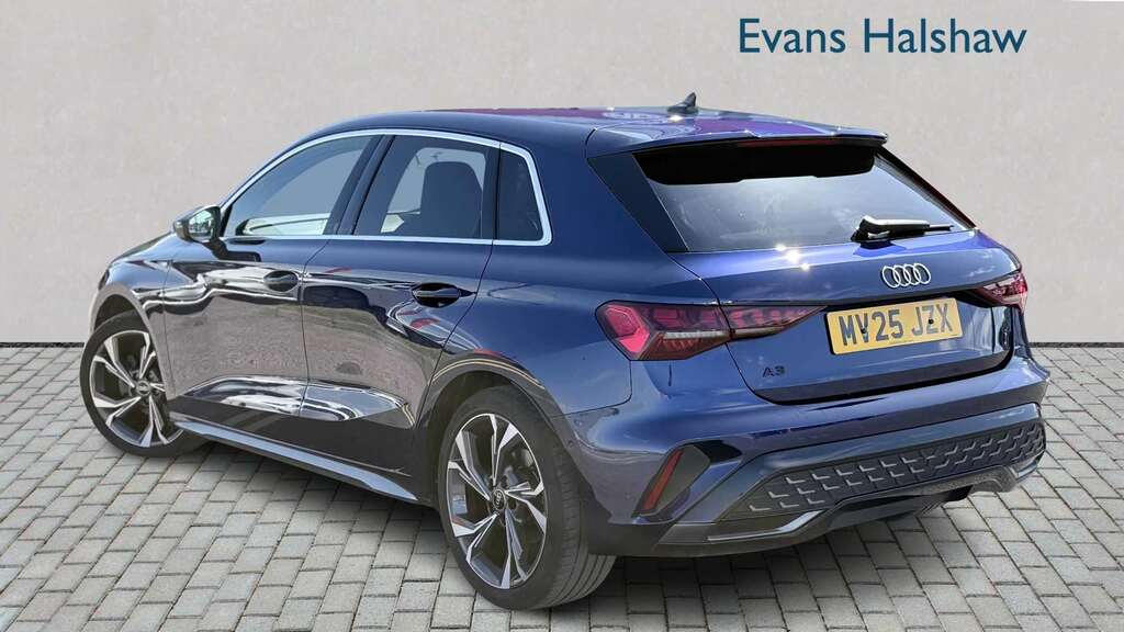 Audi A3 35 Tfsi S Line S Tronic 2025 MV25JZX Blue #2
