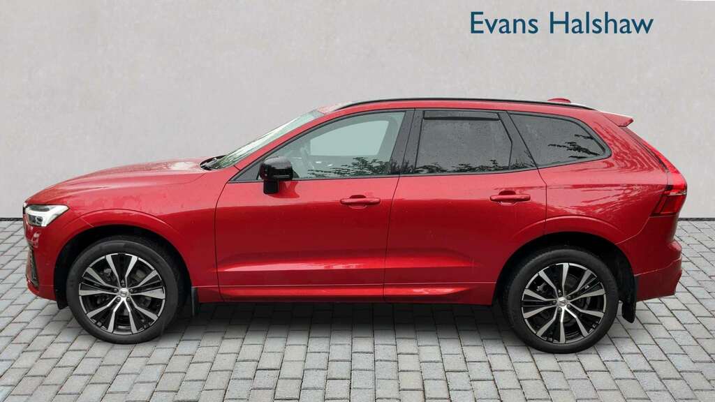 Volvo XC60 2.0 B5p Ultimate Dark Awd Geartronic 2023 DE23ENU Red #3