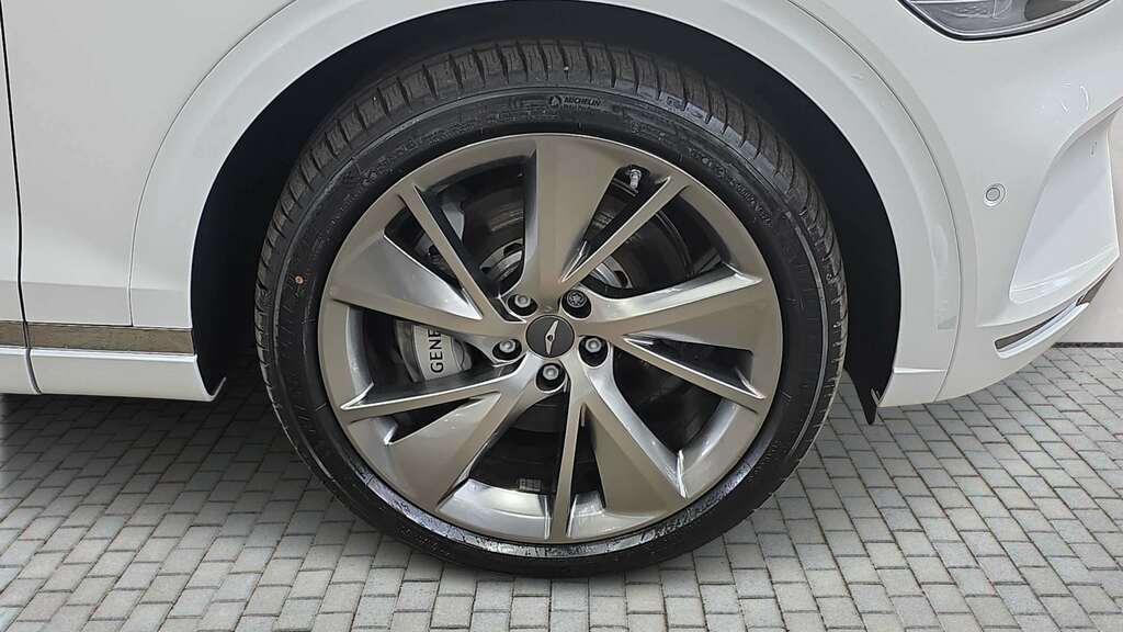 Genesis GV70 2.2D 201 Luxury Awd 2026 White #5