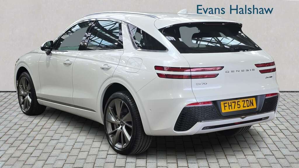 Genesis GV70 2.2D 201 Luxury Awd 2026 White #2