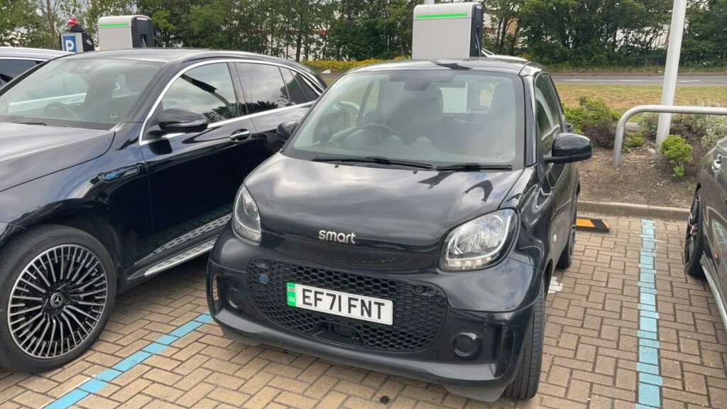 Smart Fortwo Coupe 60Kw Eq Premium 17Kwh 22Kwch 2022 Black #2