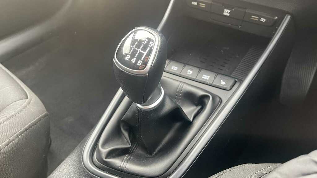 Hyundai Bayon 1.0 Tgdi 48V Mhev Se Connect Dct White #9