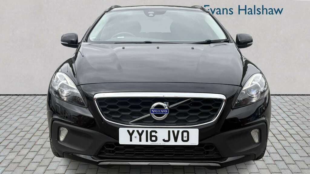 Volvo V40 Cross Country D2 120 Cross Country Lux Geartronic 2016 YY16JVO Black #4