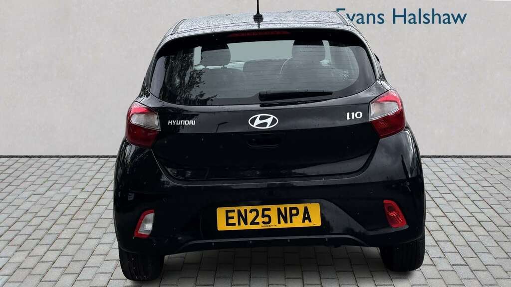 Hyundai I10 1.0 63 Advance Nav 2025 Black #6