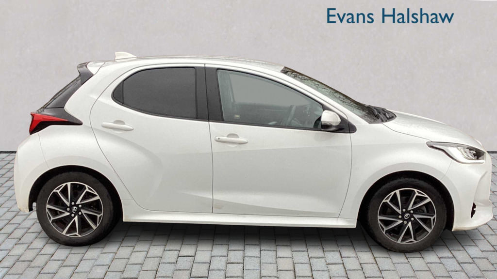 Toyota Yaris 1.5 Hybrid Design Cvt 2023 White #6