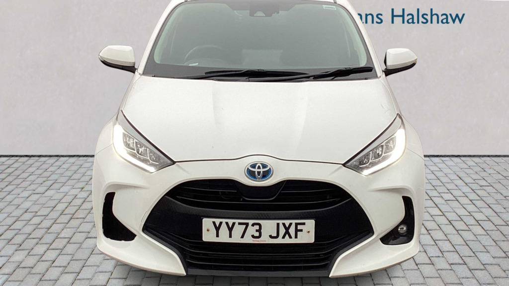 Toyota Yaris 1.5 Hybrid Design Cvt 2023 White